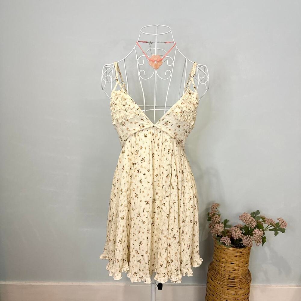 Gorgeous butter yellow cream floral print mini sundress with dainty ruffles